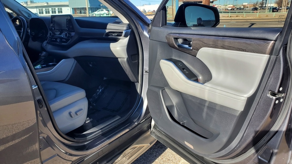 Toyota Highlander  2021