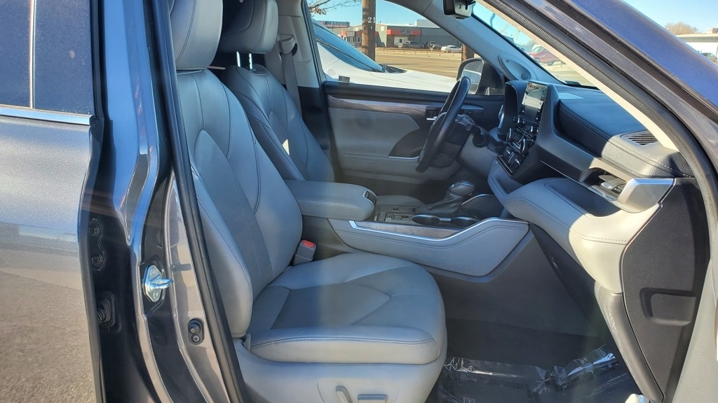 Toyota Highlander  2021