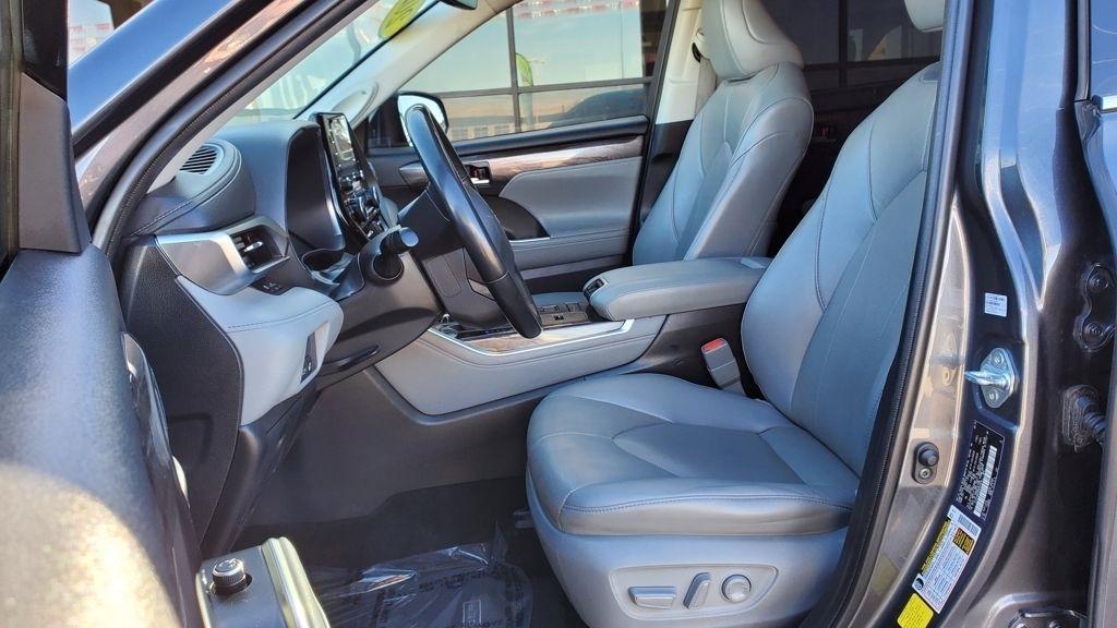 Toyota Highlander  2021