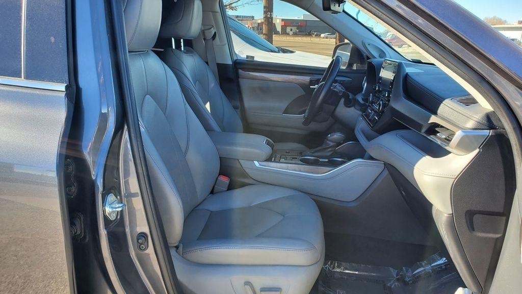 Toyota Highlander  2021