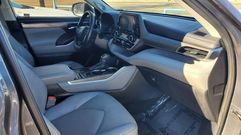 Toyota Highlander  2021