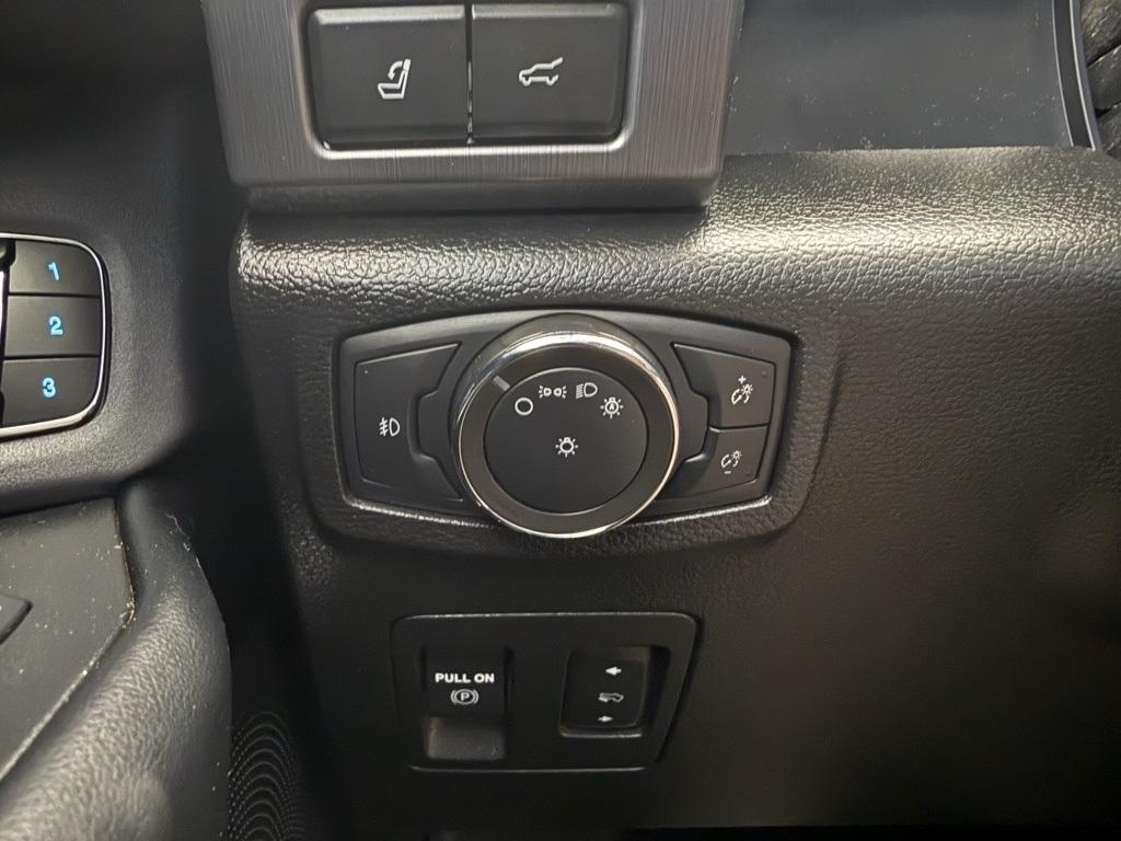 Ford Expedition  2021