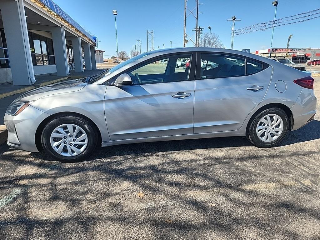 Hyundai Elantra  2020