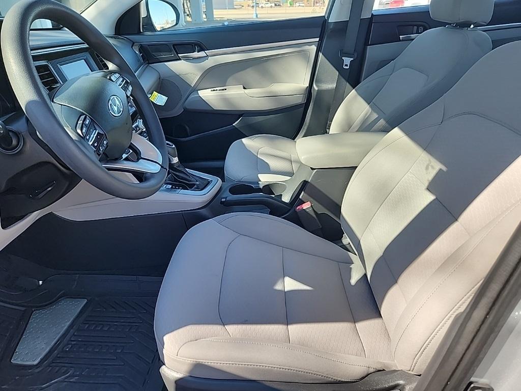 Hyundai Elantra  2020