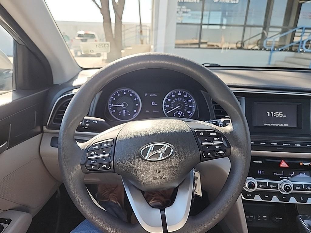 Hyundai Elantra  2020