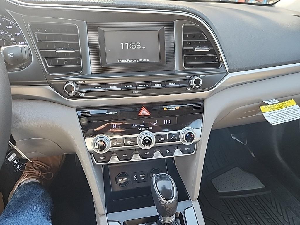 Hyundai Elantra  2020