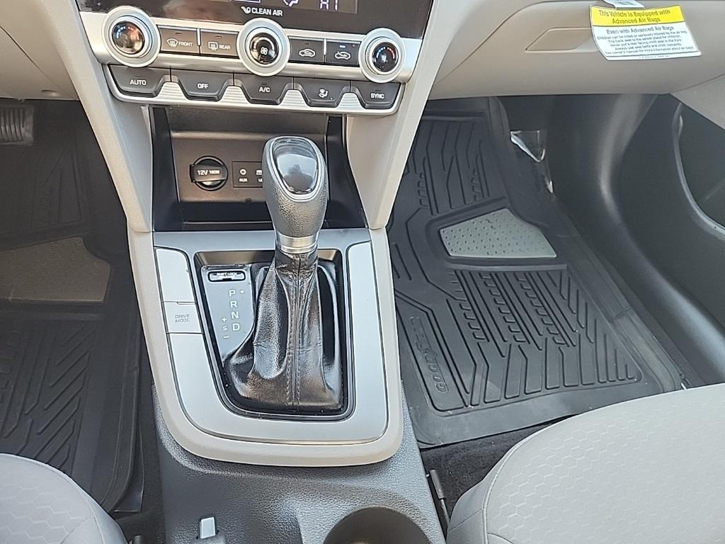 Hyundai Elantra  2020