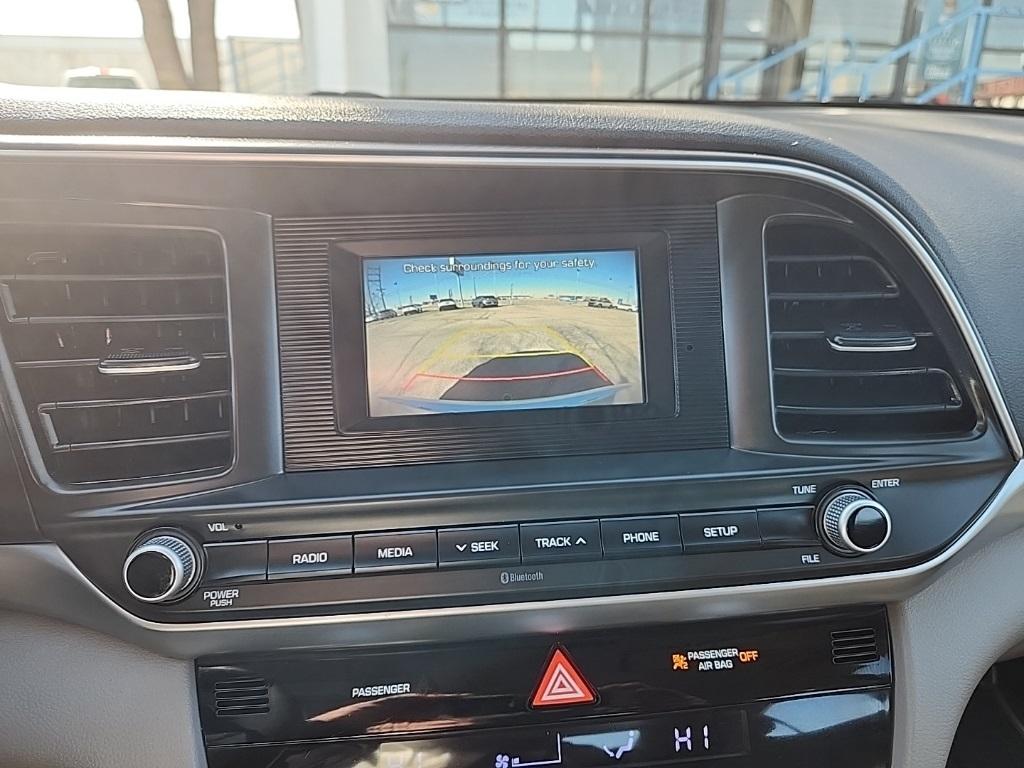 Hyundai Elantra  2020