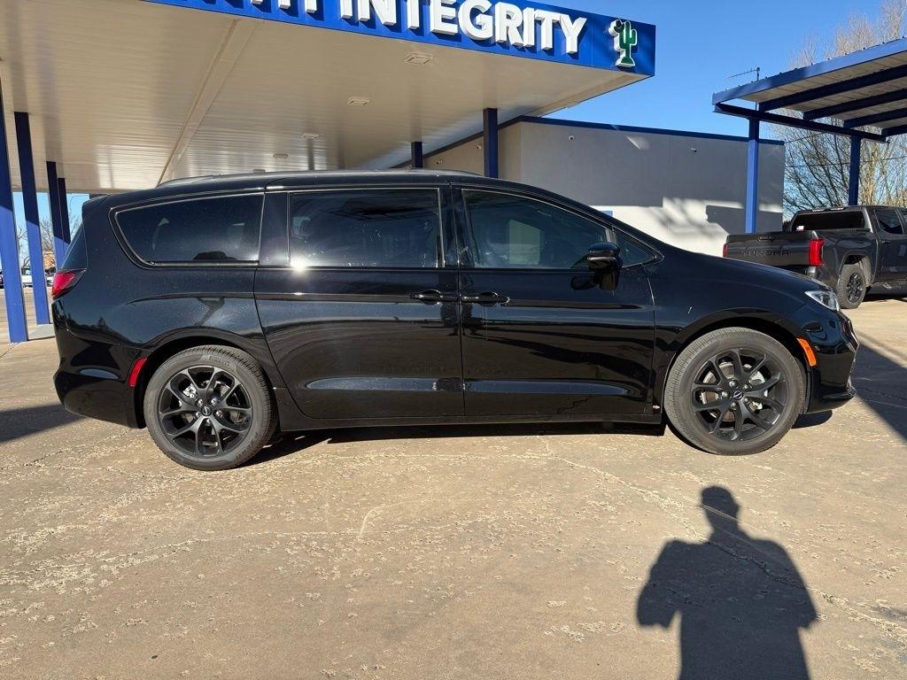 Chrysler Pacifica  2024