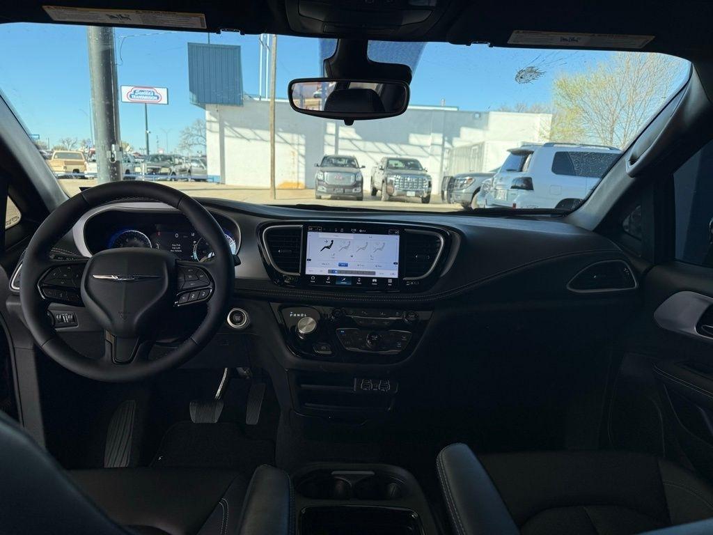 Chrysler Pacifica  2024