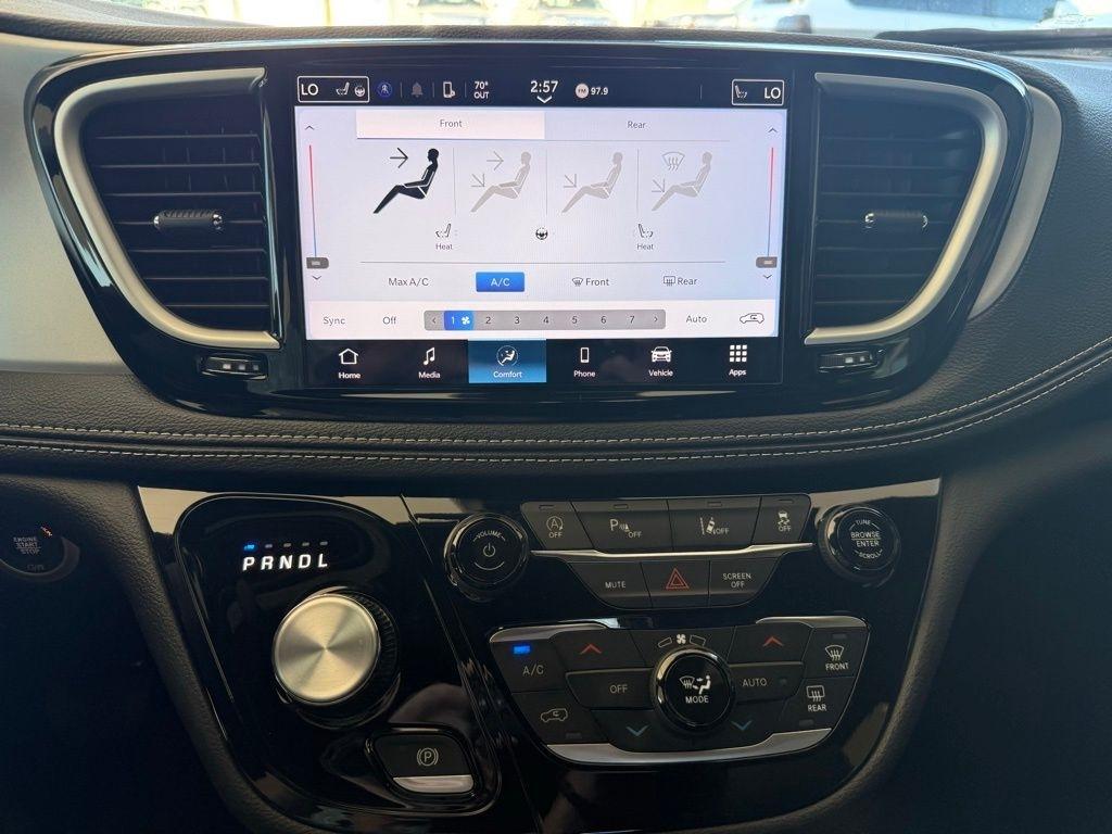 Chrysler Pacifica  2024