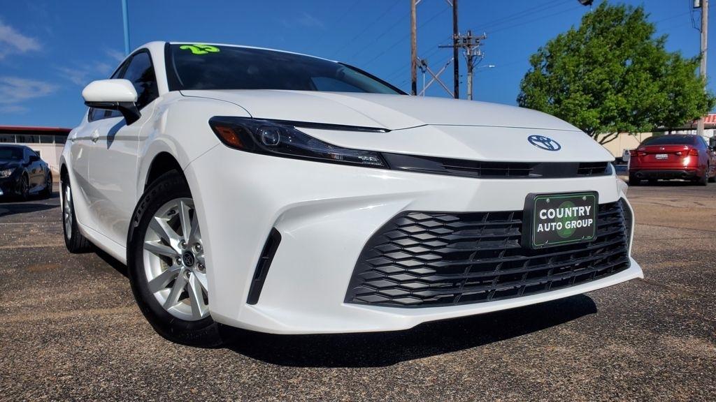 Toyota Camry Hybrid  2025