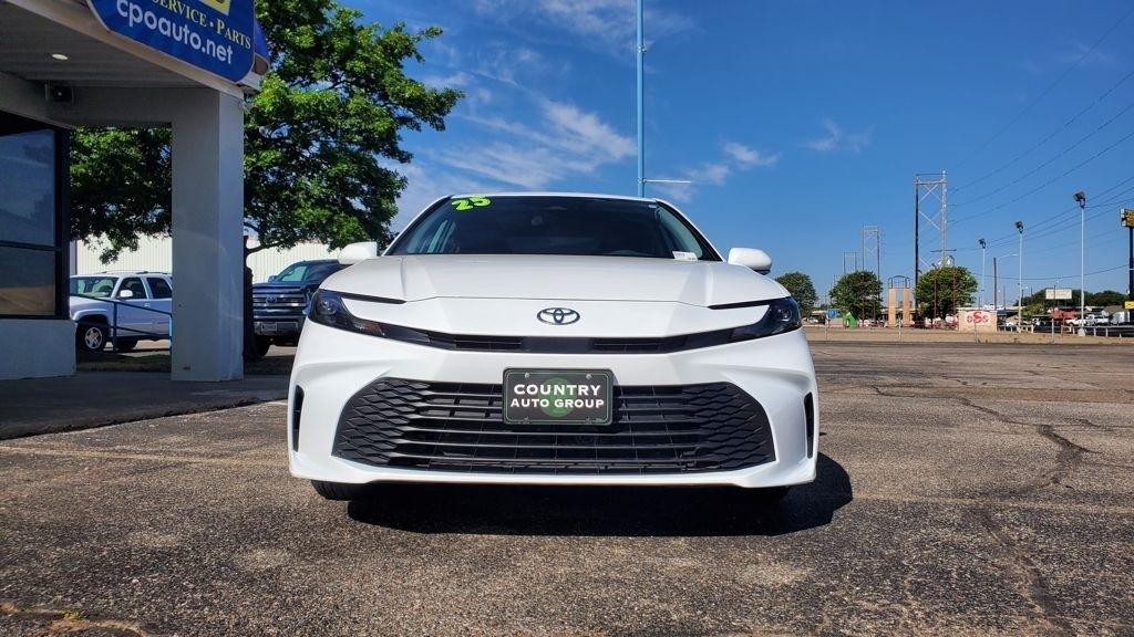 Toyota Camry Hybrid  2025