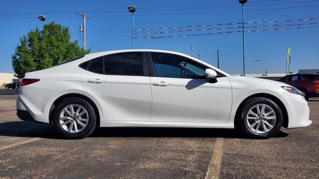 Toyota Camry Hybrid  2025