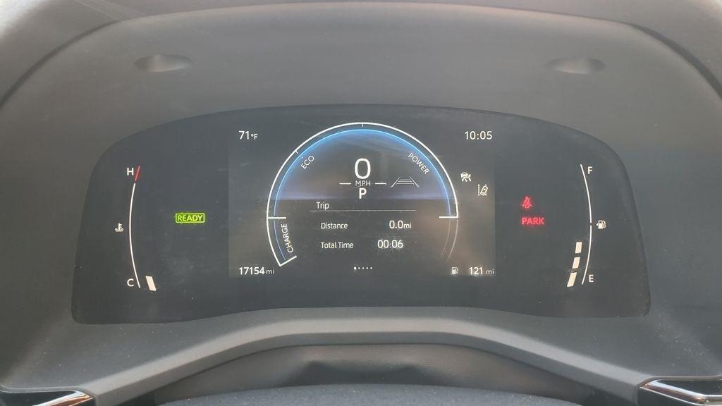 Toyota Camry Hybrid  2025