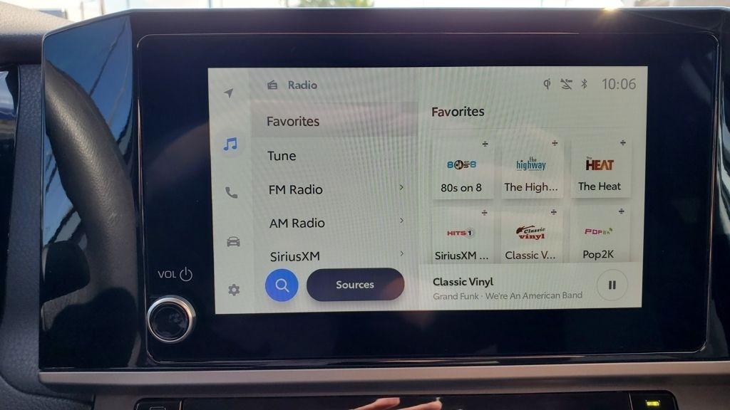 Toyota Camry Hybrid  2025