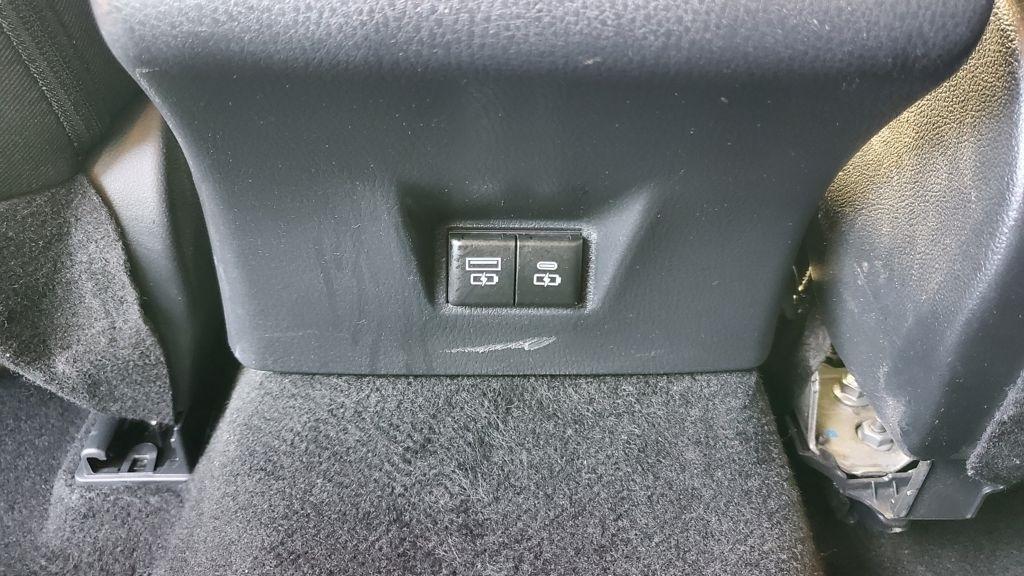 Toyota Camry Hybrid  2025