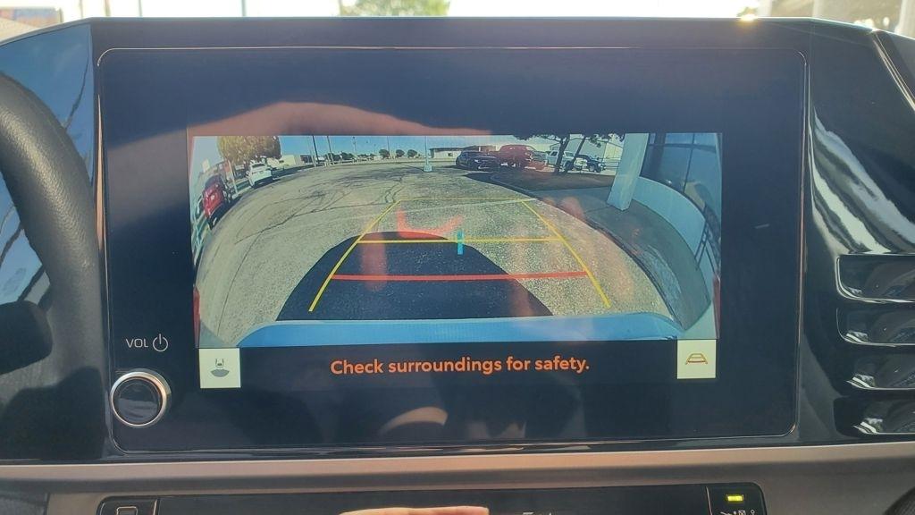 Toyota Camry Hybrid  2025