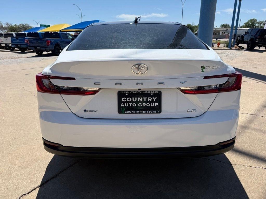 Toyota Camry Hybrid  2025