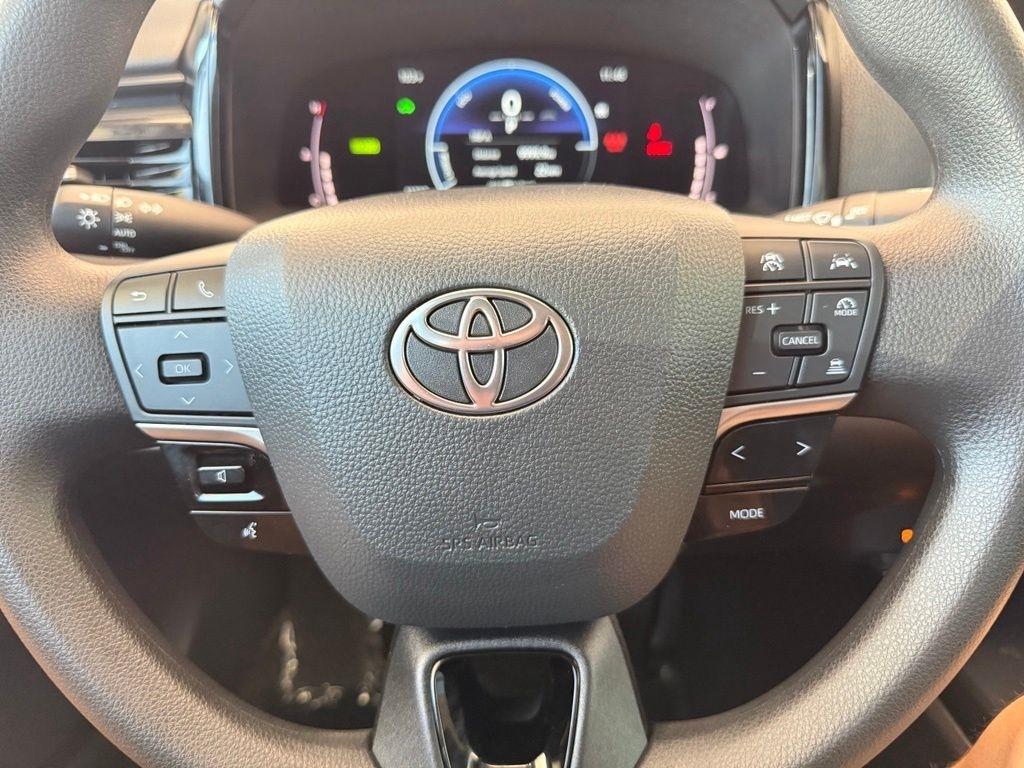 Toyota Camry Hybrid  2025