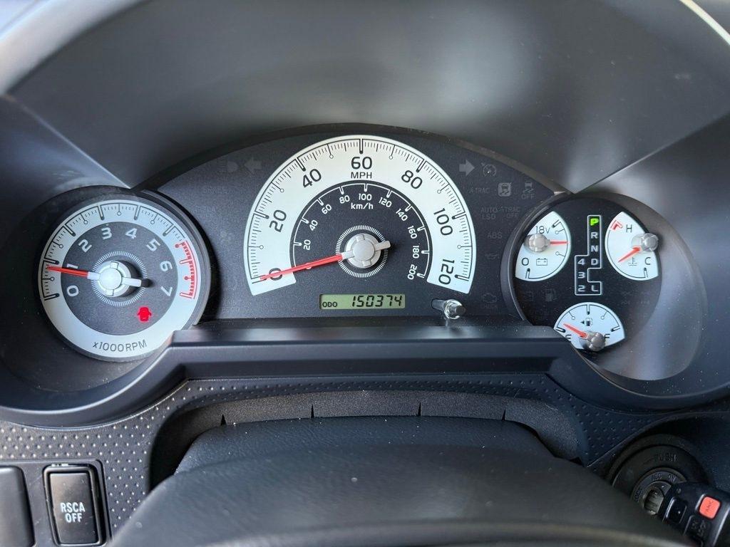 Toyota FJ Cruiser  2012