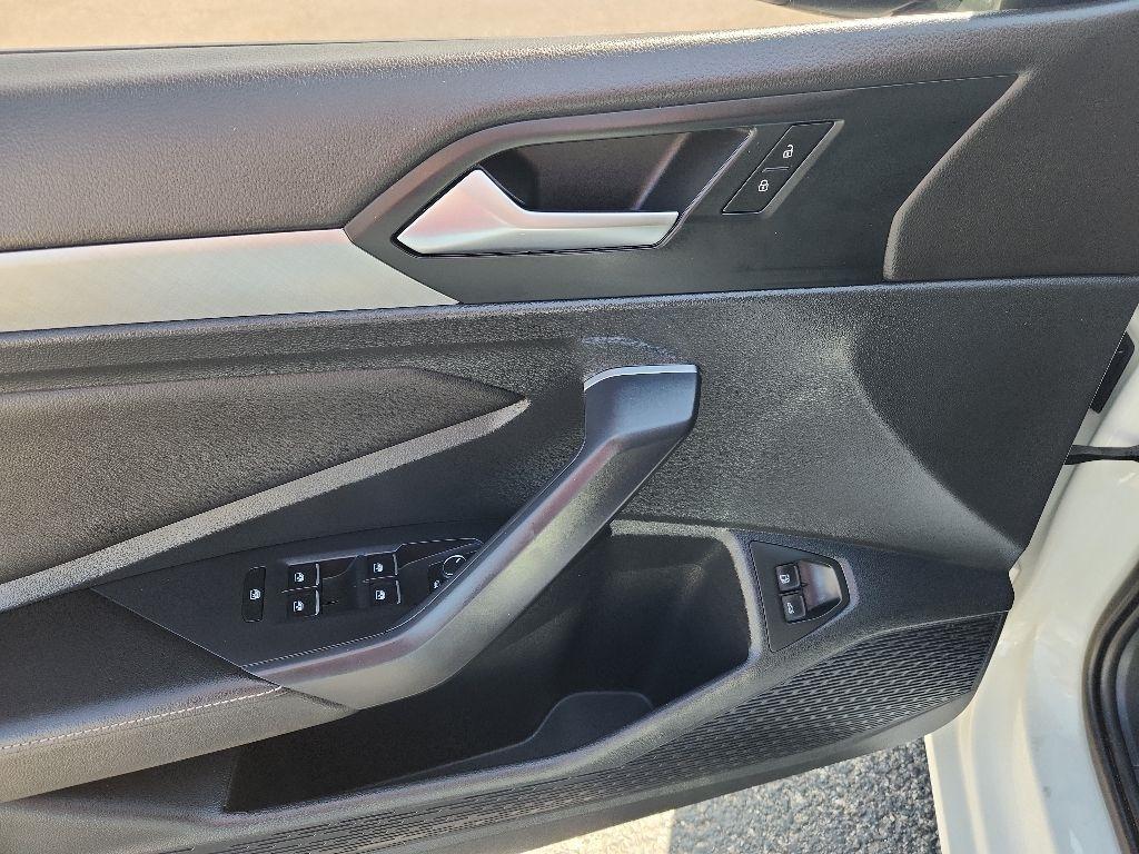 Volkswagen Jetta  2023