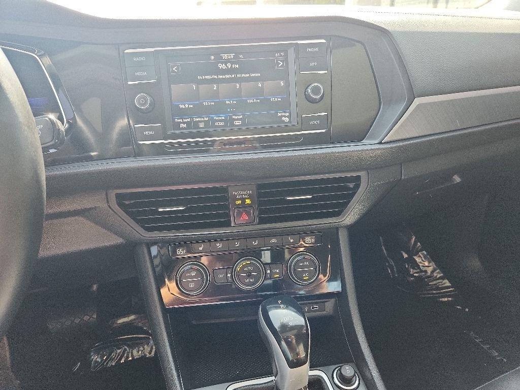 Volkswagen Jetta  2023