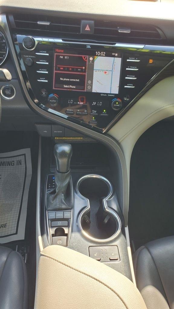 Toyota Camry  2020