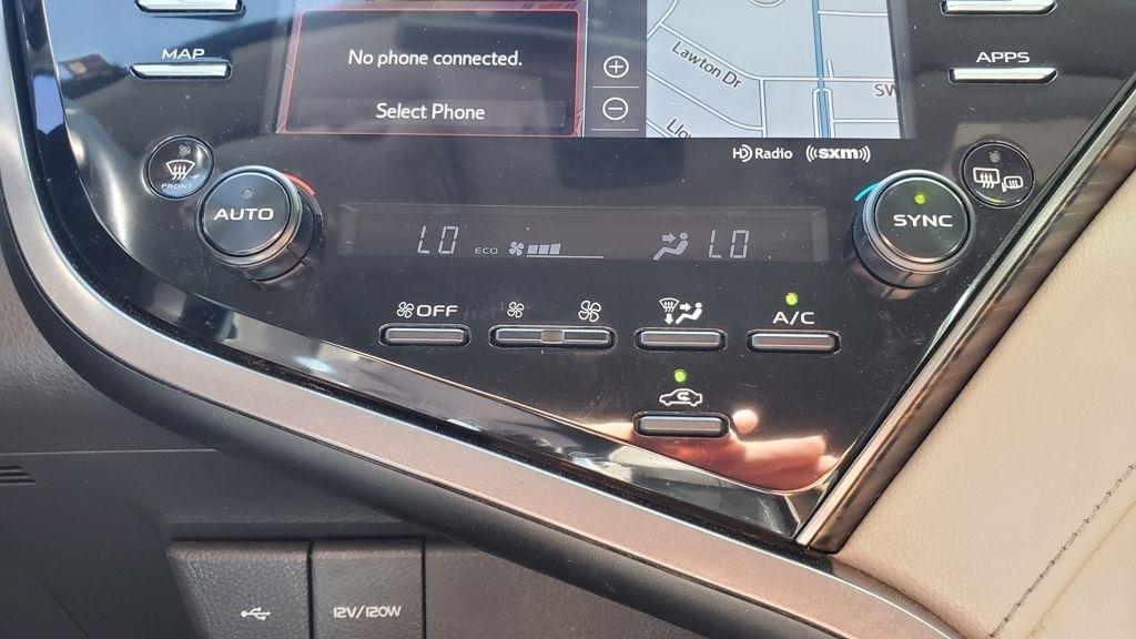 Toyota Camry  2020