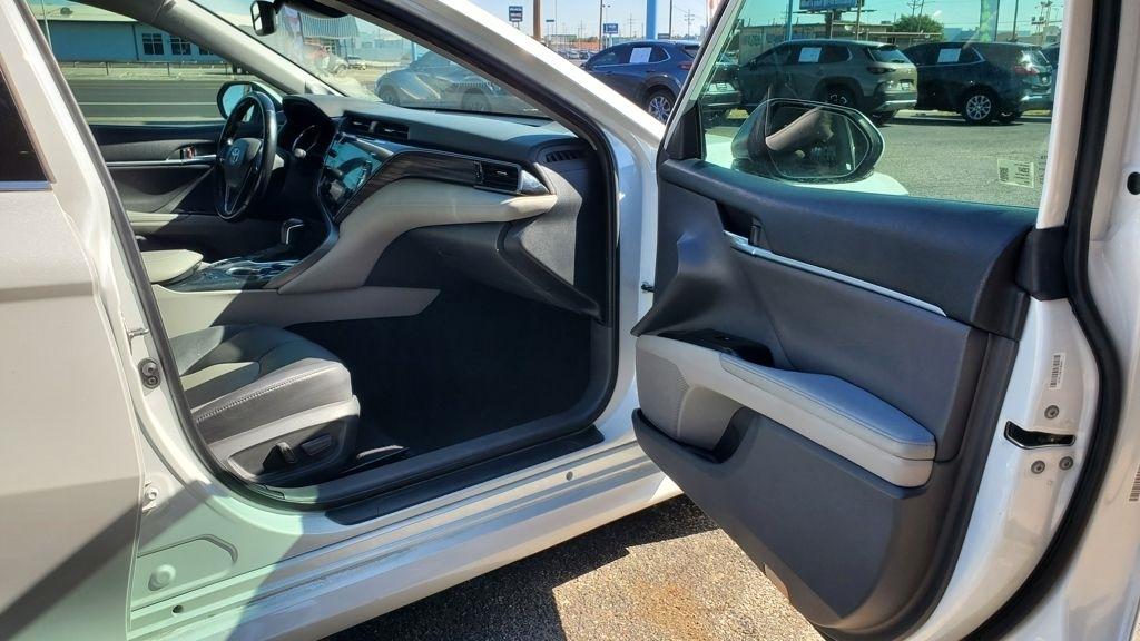 Toyota Camry  2020