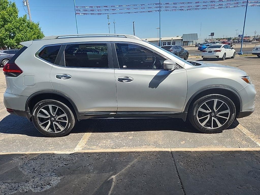 Nissan Rogue  2020