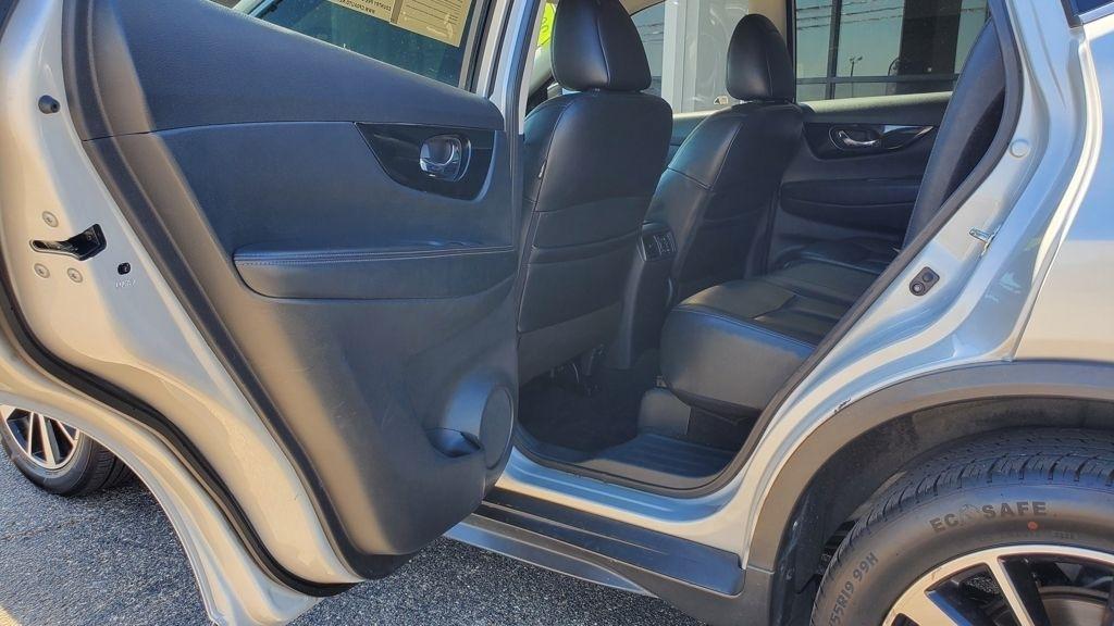 Nissan Rogue  2020