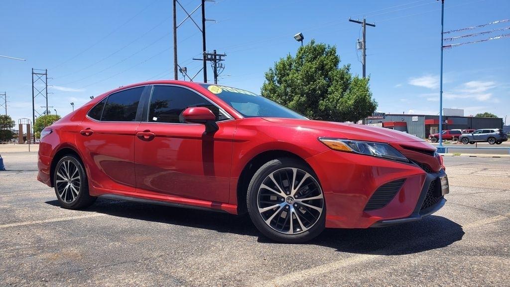 2020 Toyota Camry SE - Photo 20