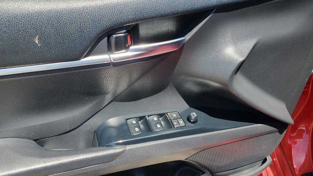 2020 Toyota Camry SE - Photo 30
