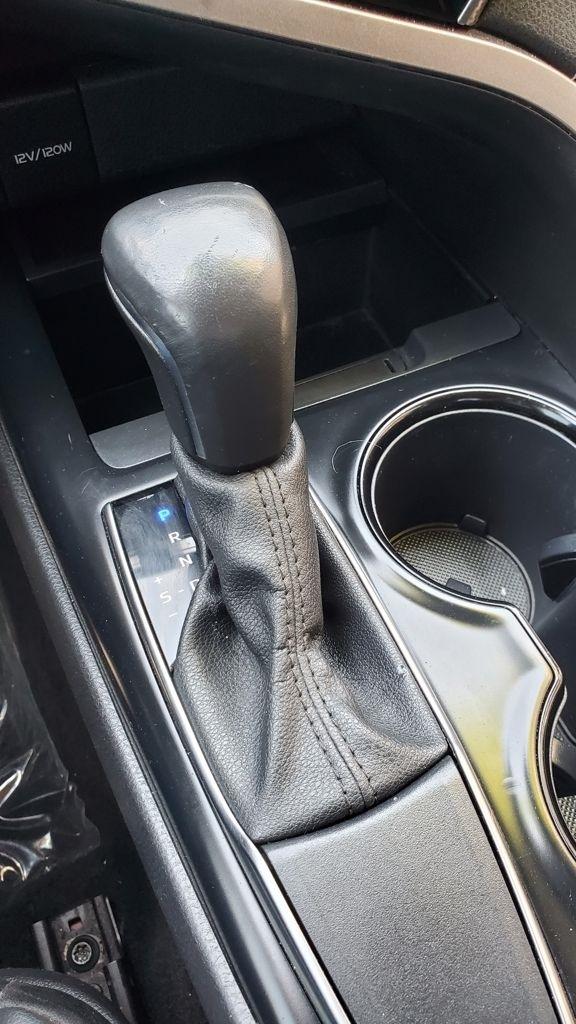 2020 Toyota Camry SE - Photo 39