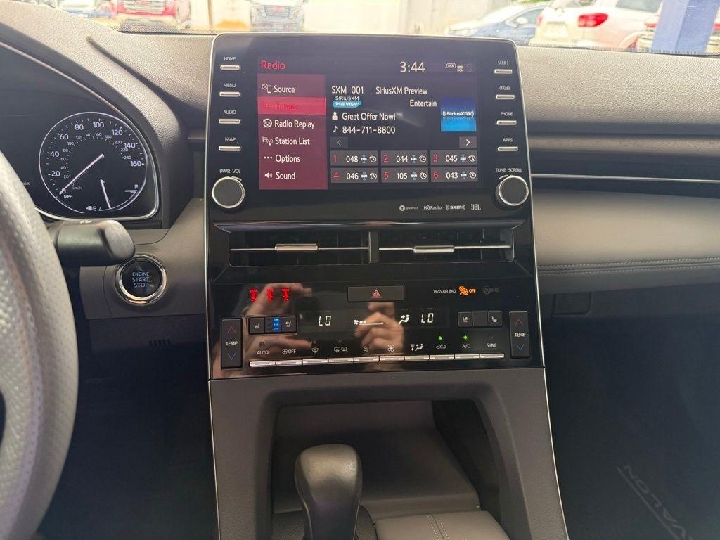 Toyota Avalon  2019
