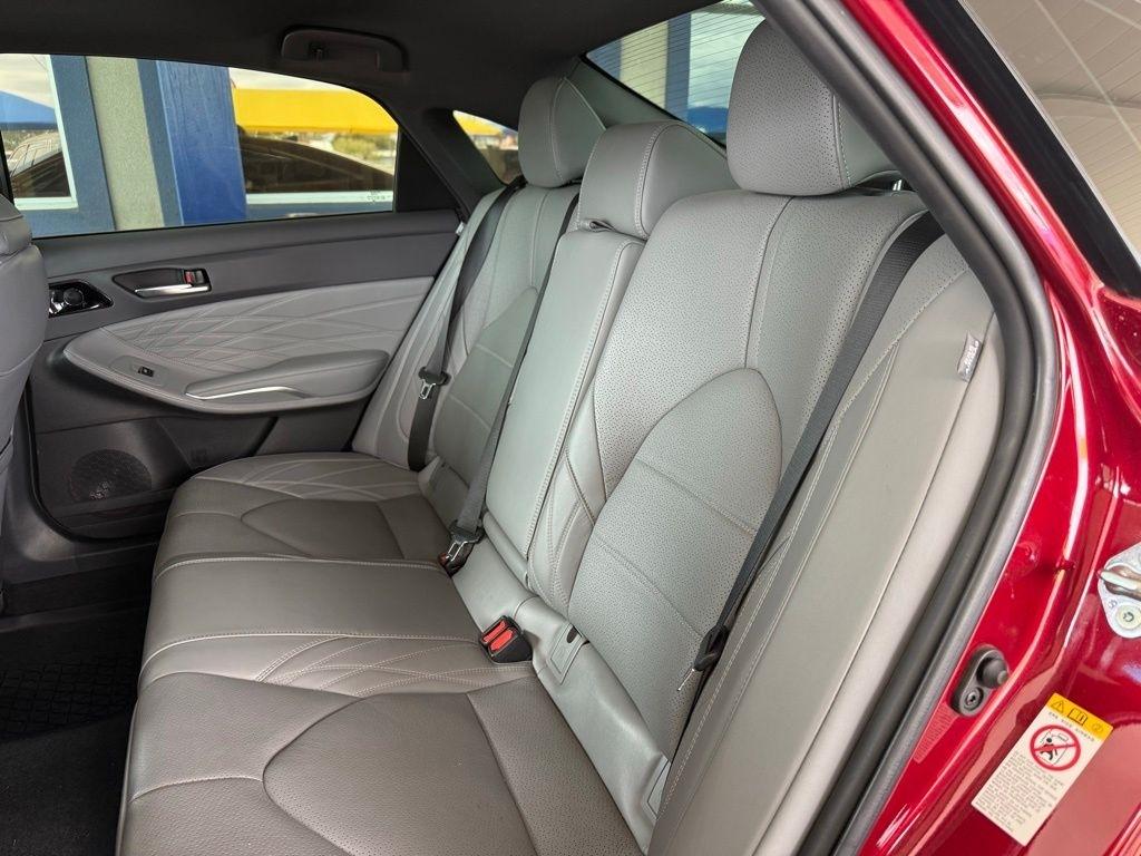 Toyota Avalon  2019