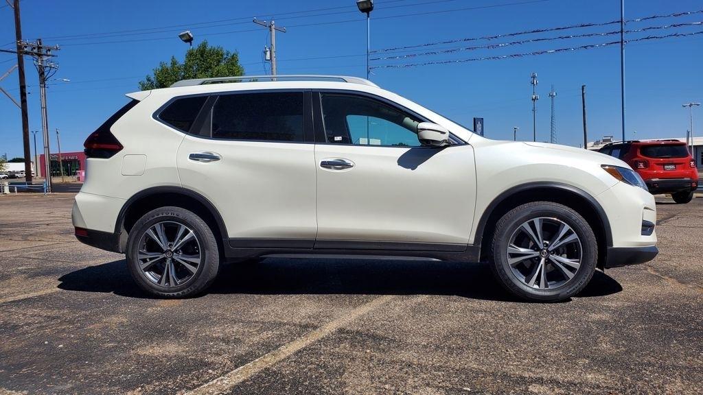 Nissan Rogue  2020