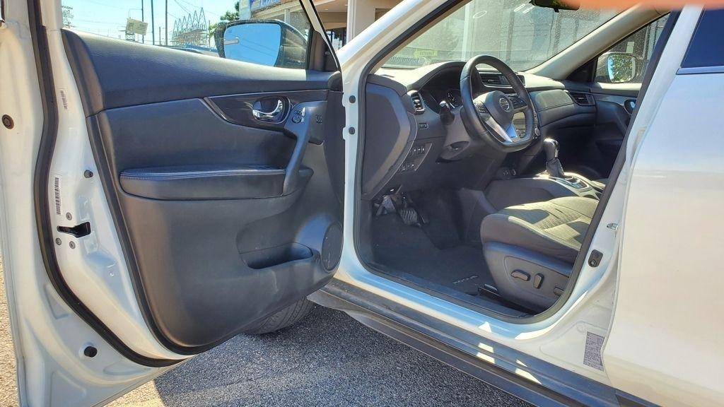 Nissan Rogue  2020