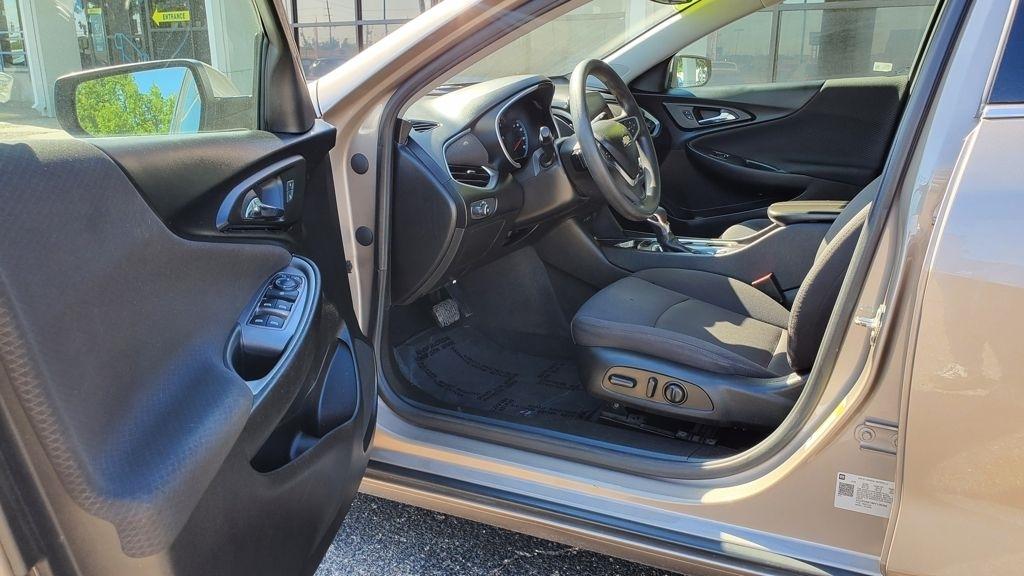 Chevrolet Malibu  2023