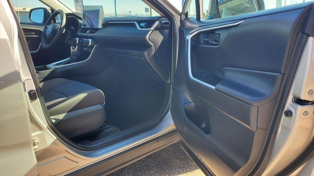 Toyota RAV4  2024
