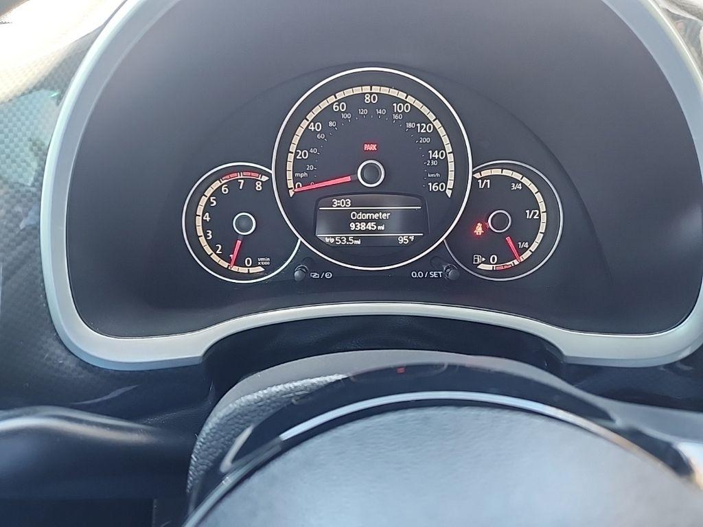 Volkswagen Beetle  2014