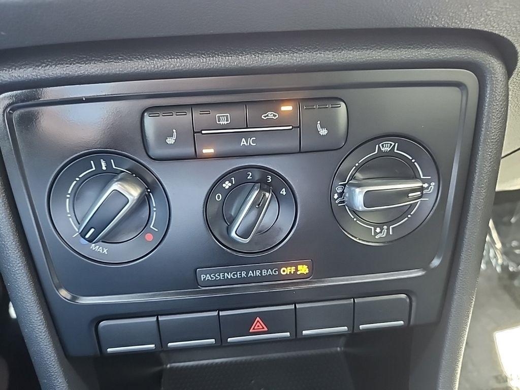 Volkswagen Beetle  2014