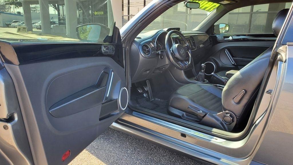 Volkswagen Beetle  2014