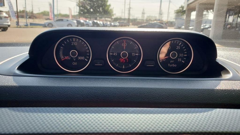 Volkswagen Beetle  2014