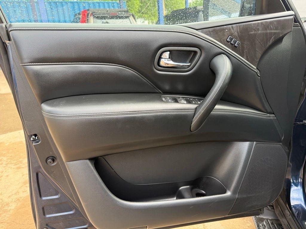 Infiniti QX80  2022