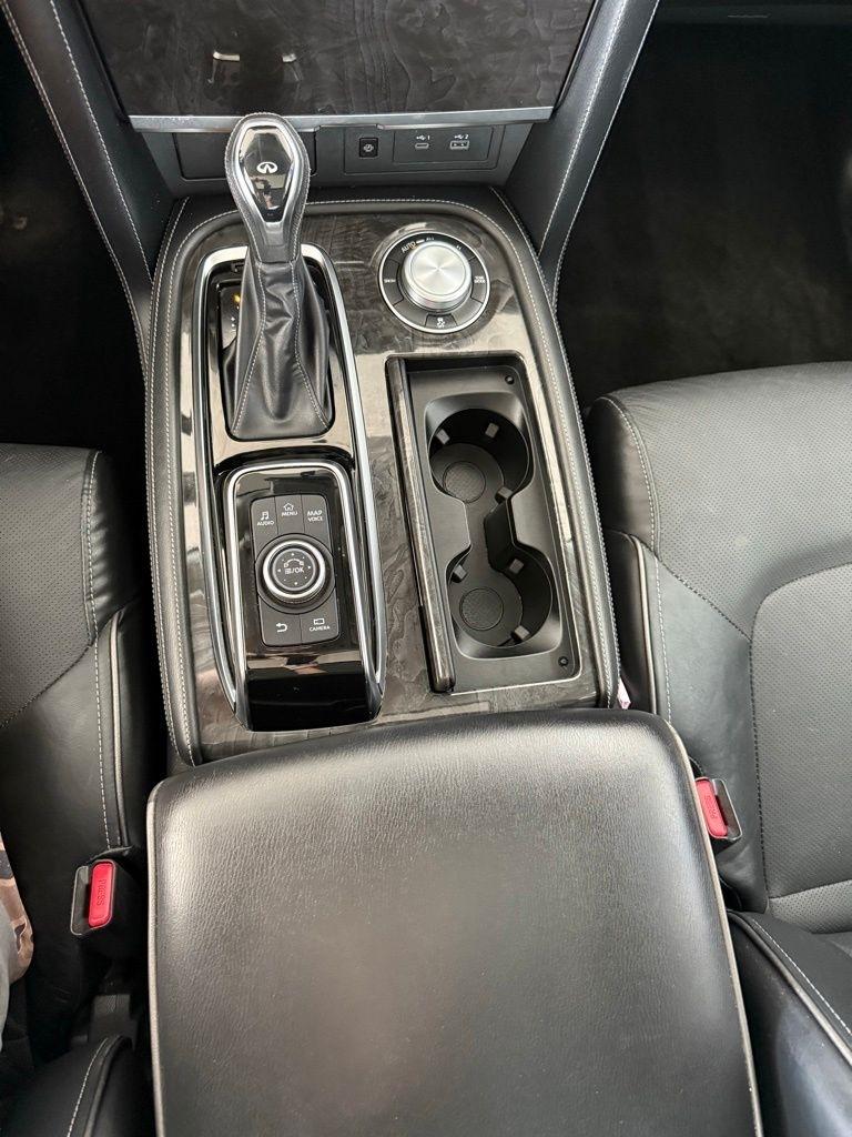 Infiniti QX80  2022