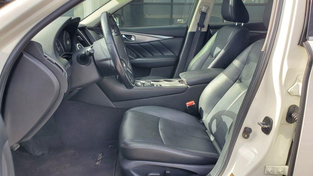 Infiniti Q50  2017