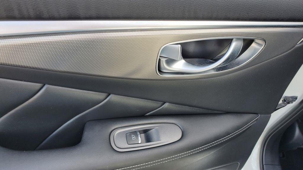 Infiniti Q50  2017
