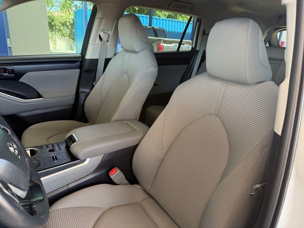 Toyota Highlander Hybrid  2023